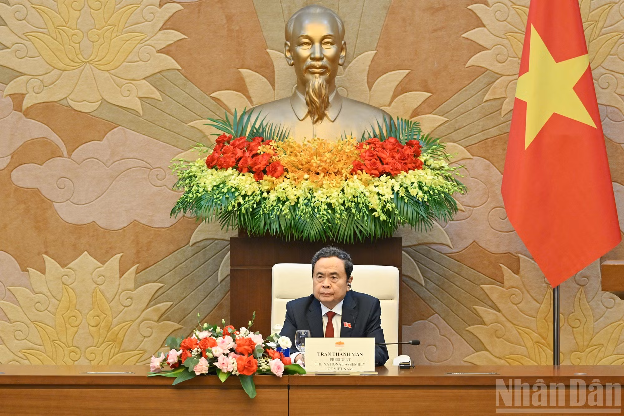 El presidente de la Asamblea Nacional de Vietnam, Tran Thanh Man, en el encuentro.