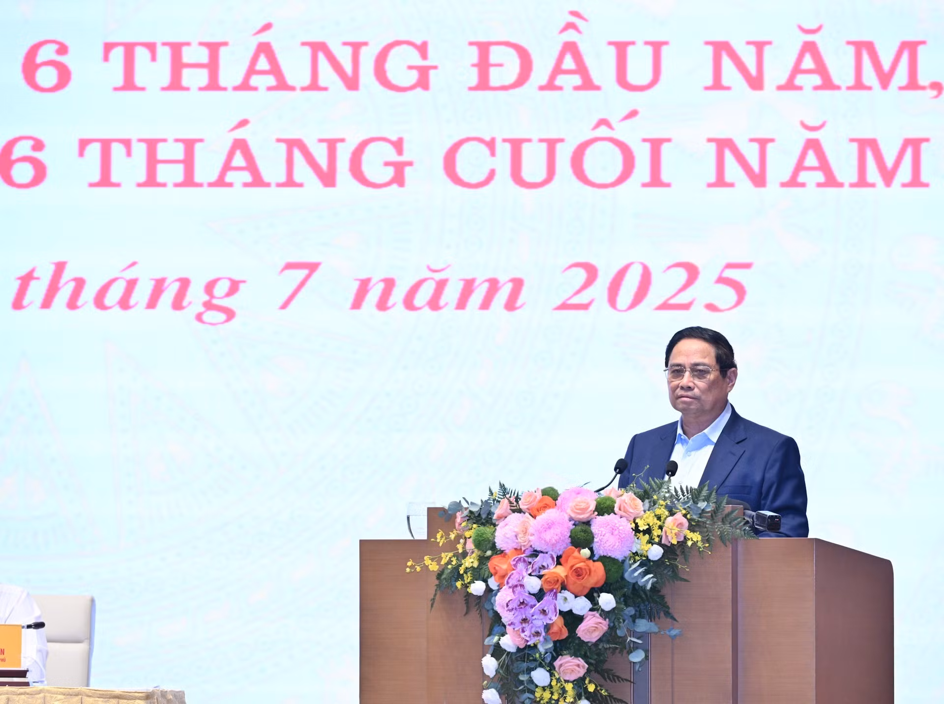 El premier Pham Minh Chinh habla en la cita.