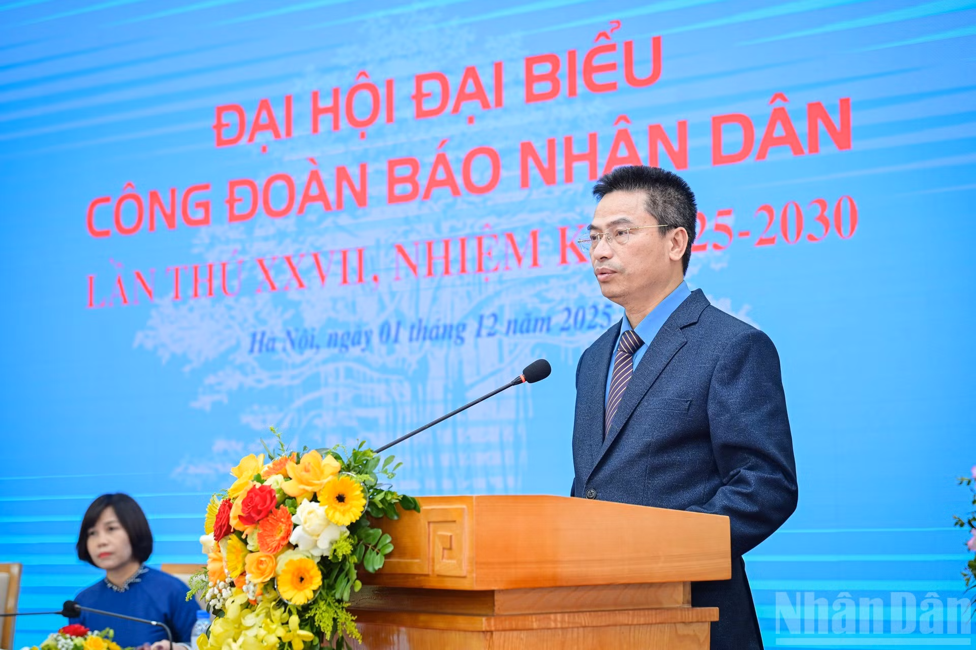 El vicepresidente permanente del Sindicato de Ciencia y Tecnología de Vietnam Pham Quang Huong habla en el evento.
