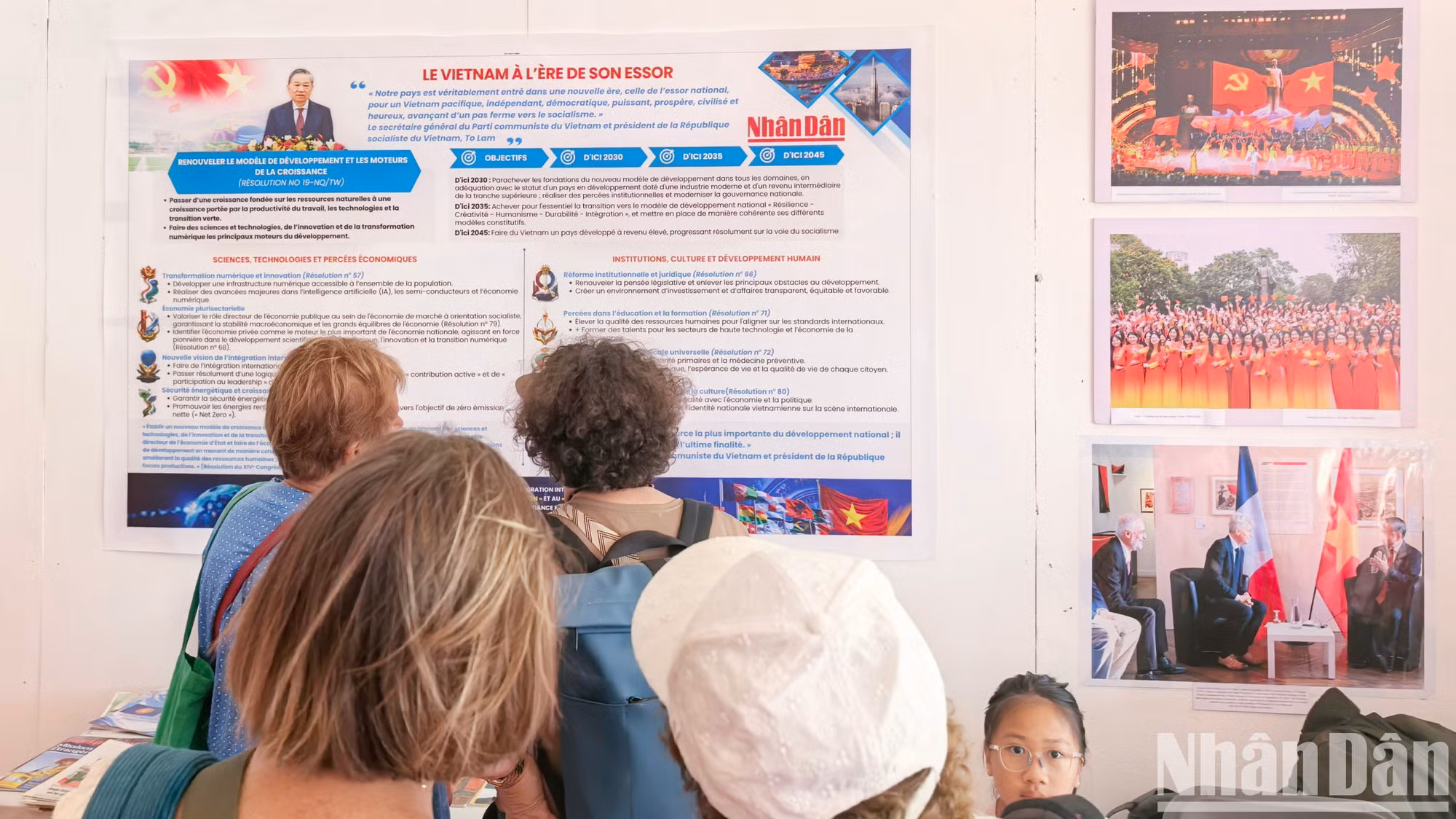 Los amigos internacionales muestran un gran interés por los profundos cambios experimentados por Vietnam en los últimos años. El espacio dedicado al XIV Congreso Nacional del Partido Comunista presenta los objetivos para los próximos 100 años: convertirse en un país con una industria moderna hacia 2030 y en uno desarrollado y de altos ingresos en 2045, con una integración internacional profunda y un desarrollo sostenible.
