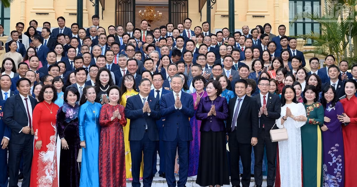 [Foto] Máximo dirigente vietnamita se reúne con representantes de empresas destacadas