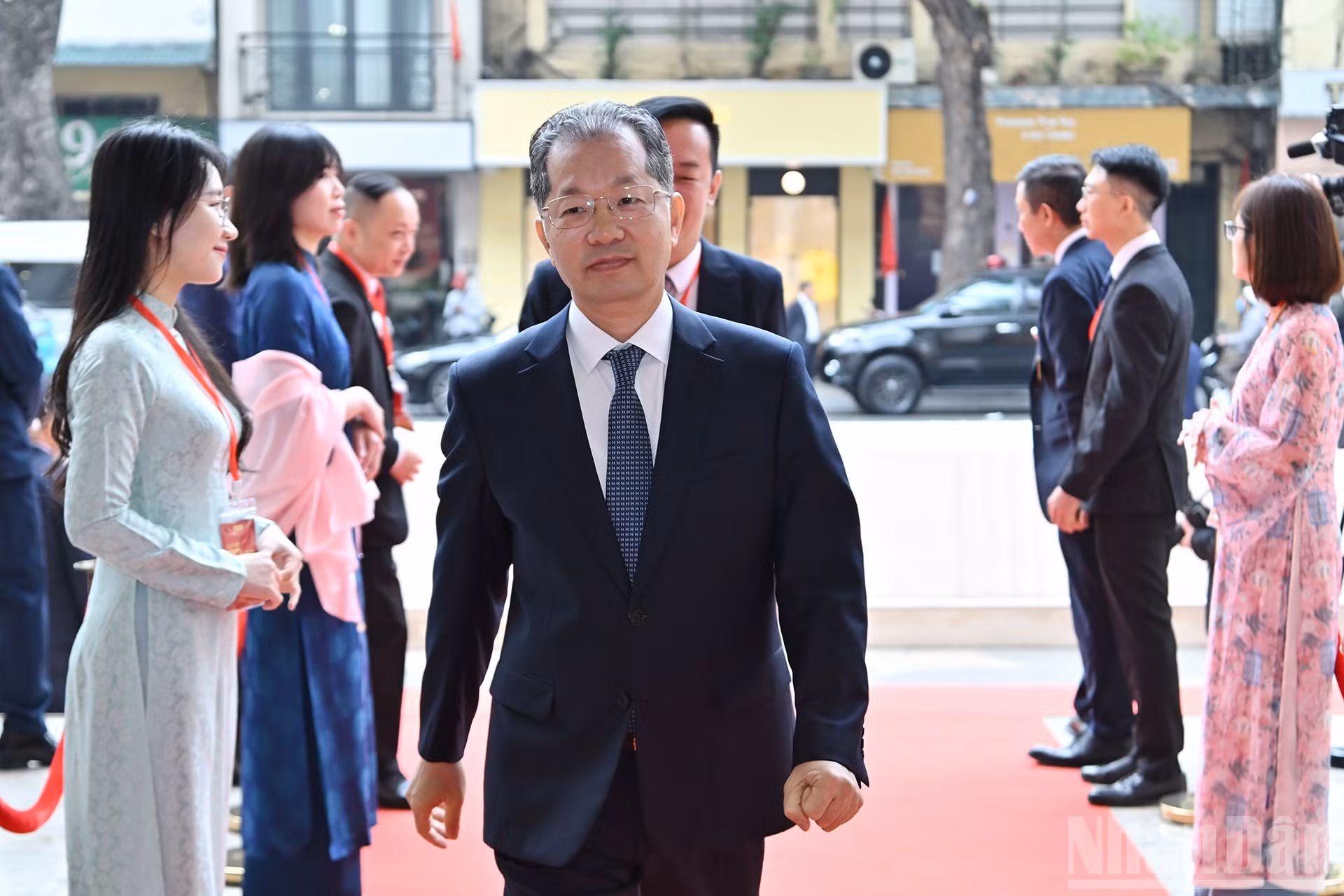 El presidente del Tribunal Popular Supremo de Vietnam, Nguyen Van Quang, interviene en el evento.