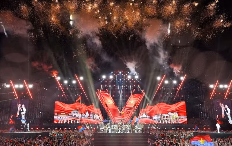Concierto nacional “La Patria en el corazón”, orientado a construir una marca cultural y artística con identidad propia. (Foto: nhandan.vn)