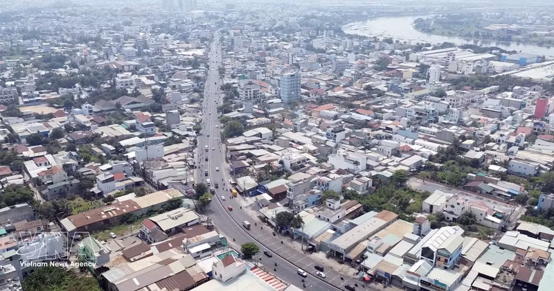 El tramo de la Carretera Nacional 13 que atraviesa Ciudad Ho Chi Minh sufre atascos frecuentes desde hace décadas. (Foto: VNA)