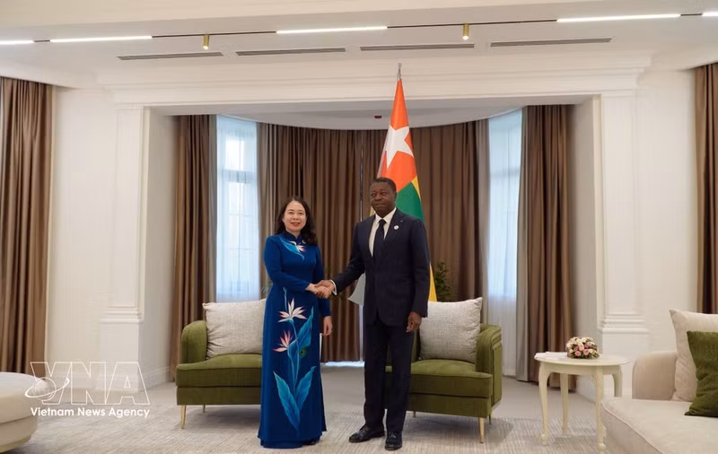 La vicepresidenta de Vietnam, Vo Thi Anh Xuan, y el presidente del Consejo de Ministros de Togo, Faure Essozimna Gnassingbe. (Fuente: VNA)