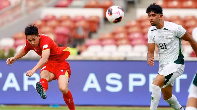En el minuto 50, Hai Long, tras recibir un pase de Phan Tuan Tai, supera a un defensor pakistaní y empata el partido.