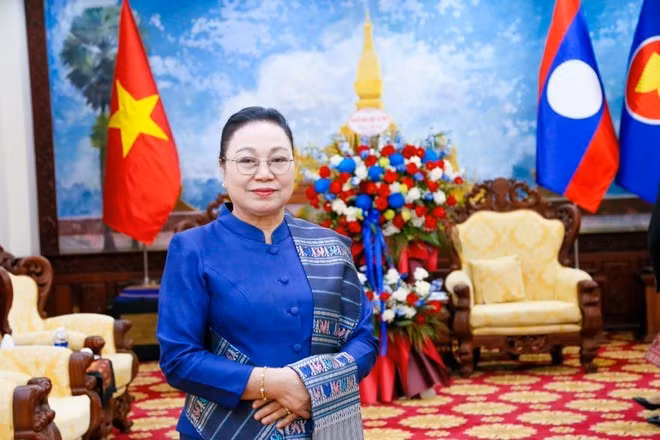 La embajadora de Laos en Vietnam, Khamphao Ernthavanh (foto cortesía de la Embajada de Laos en Vietnam)