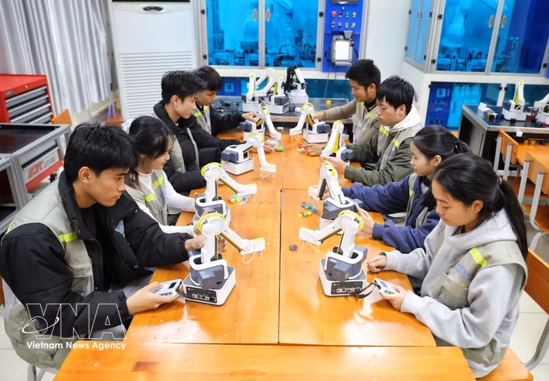 En el Colegio de Tecnología Vietnam-Corea del Sur de la provincia de Bac Giang. (Funete: VNA)