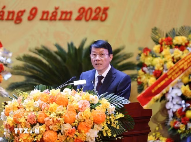 El miembro del Buró Político del Partido Comunista de Vietnam y ministro de Seguridad Pública, general Luong Tam Quang, habla en el evento. (Fuente: VNA)