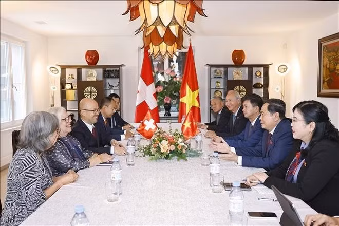 En la reunión (Fuente: VNA)