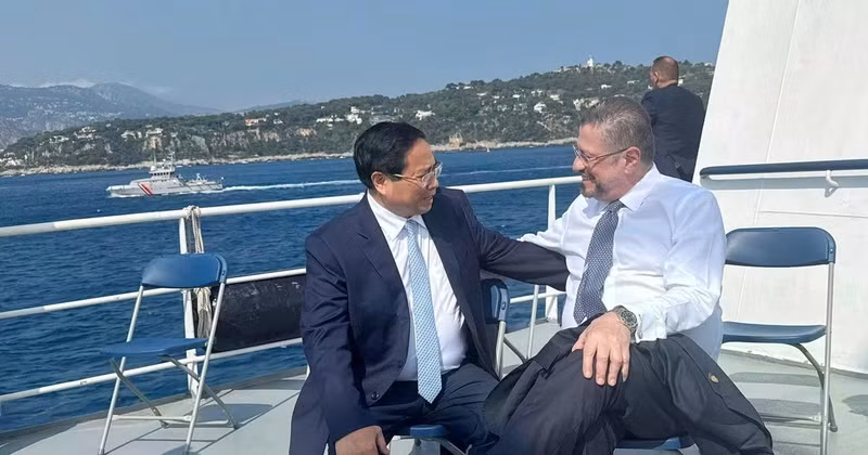 El primer ministro de Vietnam, Pham Minh Chinh, y el presidente de Costa Rica, Rodrigo Chaves. (Fuente: VNA)