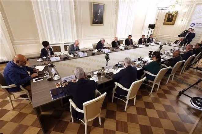 La reunión entre el presidente ruso, Vladímir Putin, y los jefes de agencias de noticias de la OANA y representantes de los medios de comunicación del mundo. (Foto: VNA)