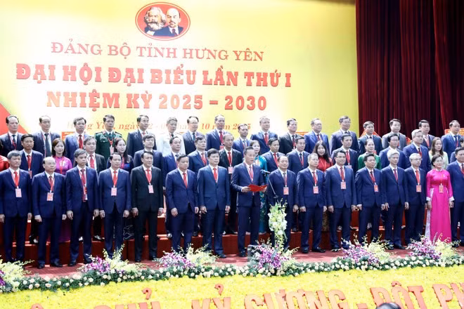 El Buró Ejecutivo del Comité del Partido en Hung Yen para el mandato 2025-2030. (Foto: VNA)