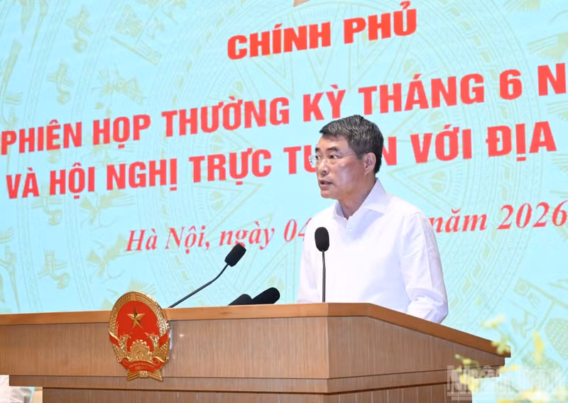 El primer ministro de Vietnam, Le Minh Hung, interviene en la cita.