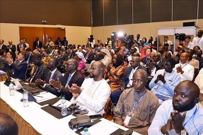 Delegados en undiálogo político para promover la cooperación entre Vietnam y Senegal. (Foto: VNA)