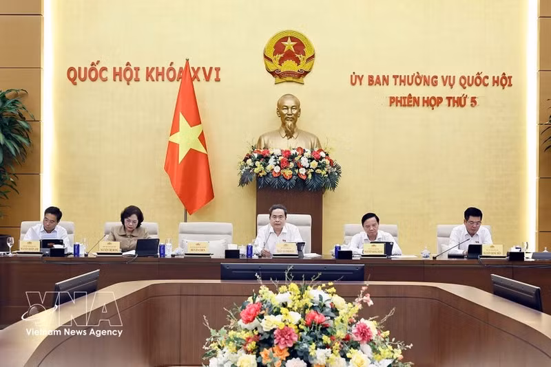 El presidente de la Asamblea Nacional de Vietnam, Tran Thanh Man, interviene en la cita. (Foto: VNA)