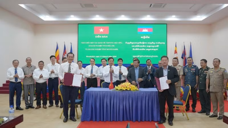 Empresas de las provincias de Dak Lak y Mondulkiri firman acuerdos de cooperación.