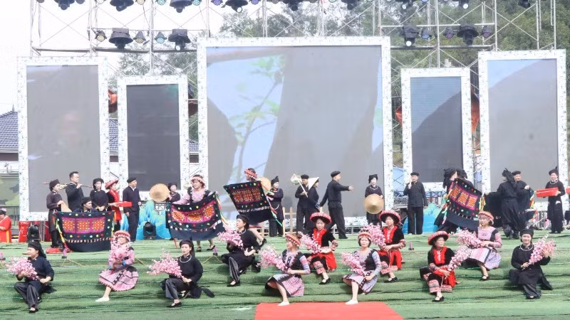 Una presentación artística en la ceremonia de inauguración. 