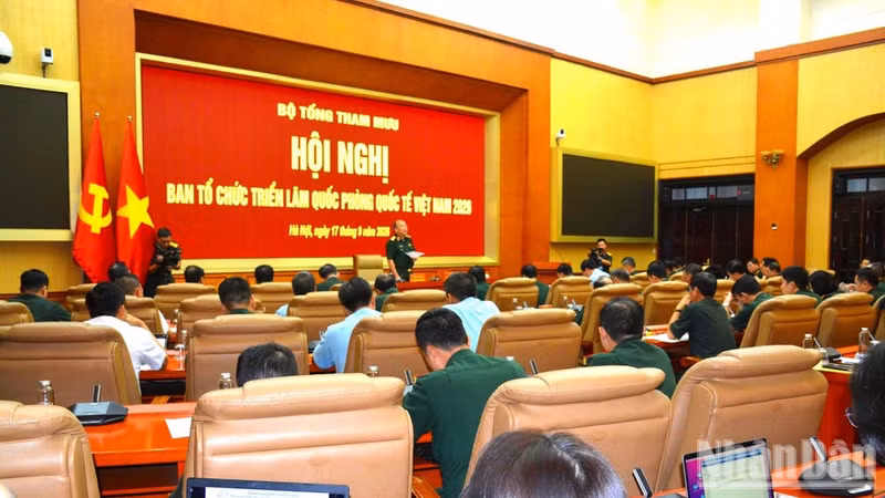 En la reunión del Comité Organizador del evento militar. (Foto: nhandan.vn)