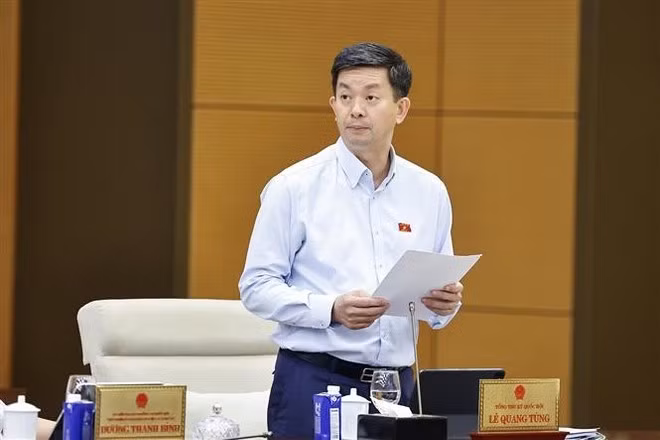El secretario general y presidente de la Oficina de la AN, Le Quang Tung, interviene en la cita (Foto: VNA)