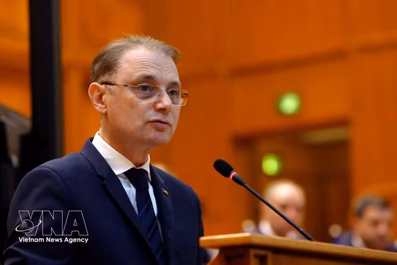 El primer ministro de Rumanía, Luca Niculescu. (Foto: Xinhua/VNA)