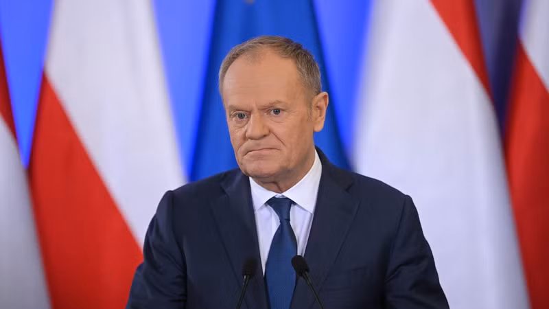El primer ministro de Polonia, Donald Tusk, durante una rueda de prensa en Varsovia el 9 de marzo de 2026. (Foto: VNA)
