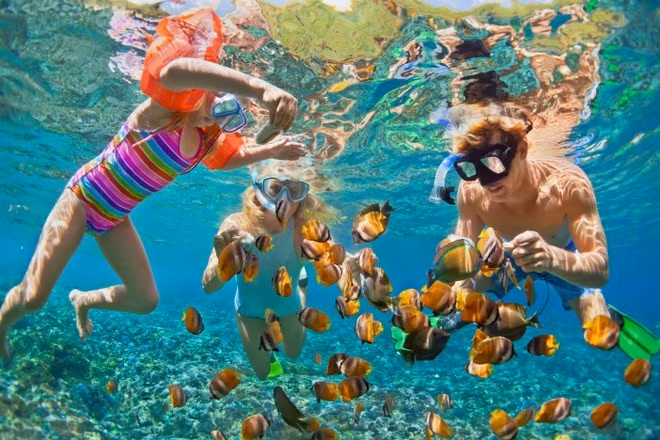 Phu Quoc espera recibir un gran número de visitantes a finales de 2025. (Foto: VNA)