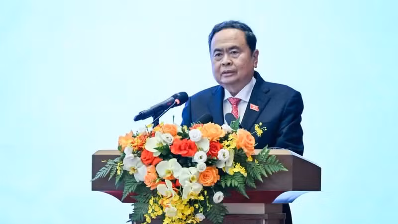 El presidente de la Asamblea Nacional de Vietnam, Tran Thanh Man, interviene en la cita. (Foto: VNA)