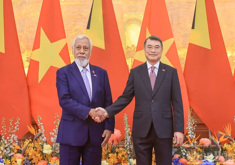 El primer ministro vietnamita, Le Minh Hung (derecha), y su homólogo timorense, Kay Rala Xanana Gusmão. (Foto: Nhan Dan)