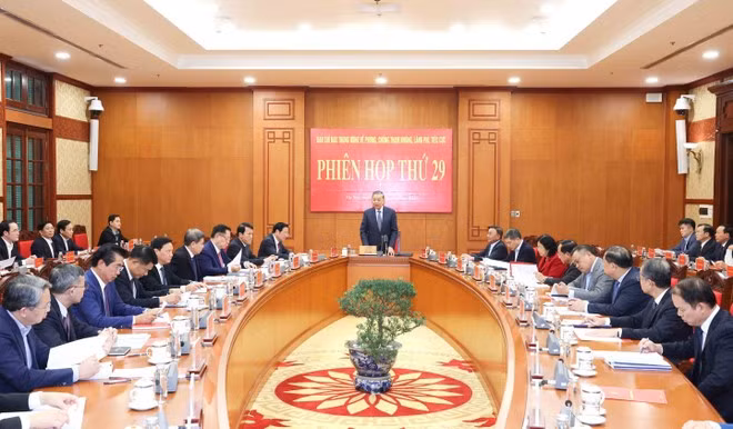 El secretario general del Partido Comunista de Vietnam, To Lam, preside la 29ª reunión del Comité Directivo Central para la lucha contra la corrupción, el despilfarro y las prácticas negativas. (Foto: VNA)