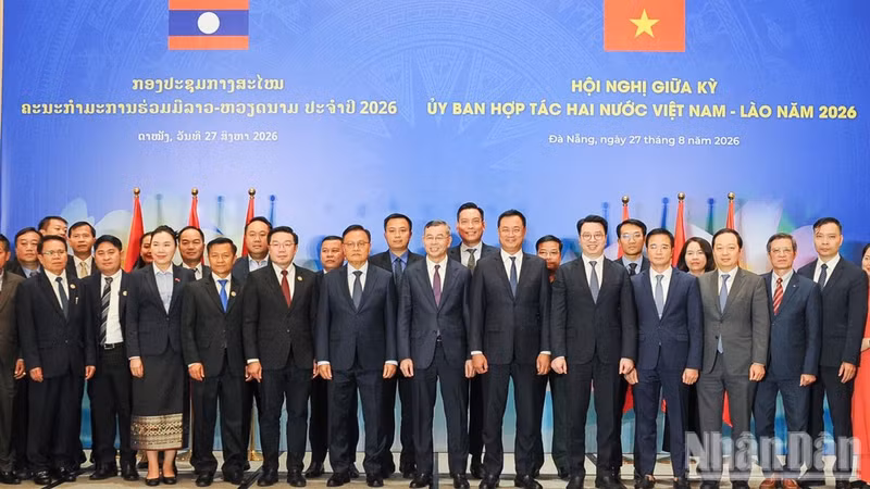 La reunión de mitad de año del Comité de Cooperación Vietnam-Laos sobre la implementación del plan de cooperación bilateral para 2026 se celebra en la ciudad de Da Nang. (Foto: nhandan.vn)