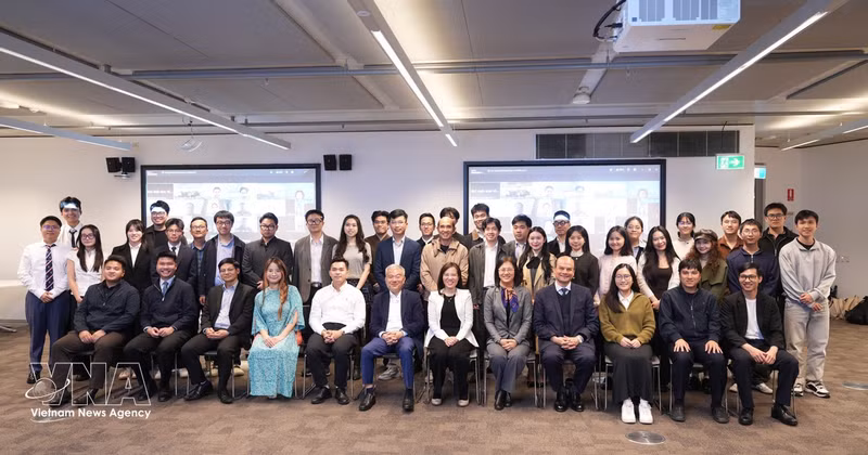 Delegados participantes en el evento. (Foto: VNA)