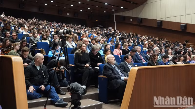 El programa atrae a numerosos espectadores. (Foto: Thanh The)