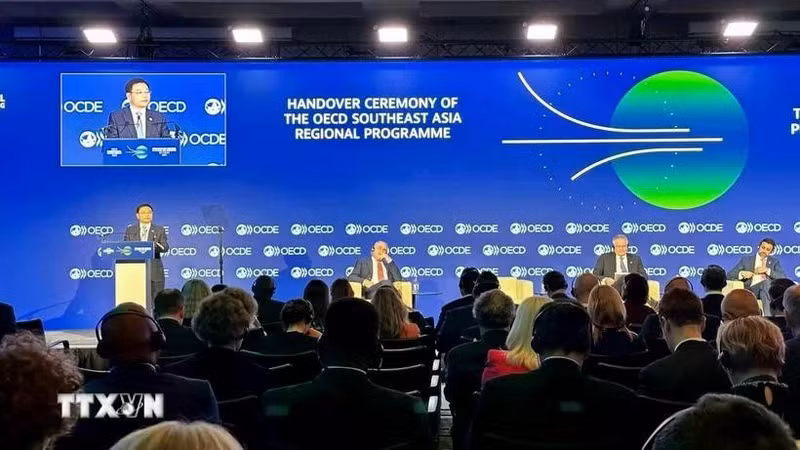 El ministro de Finanzas de Vietnam, Nguyen Van Thang, habla en el evento. (Fuente: VNA) 