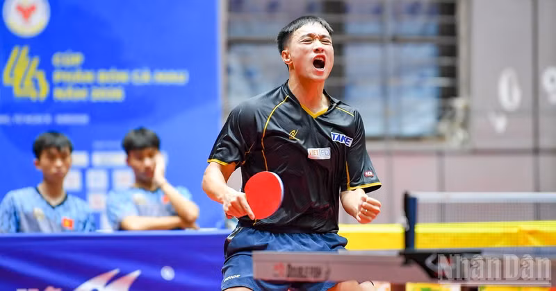 Nguyen Anh Tu celebra tras conseguir los puntos decisivos. (Foto: THE DAI)