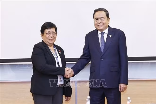 El presidente de la Asamblea Nacional de Vietnam, Tran Thanh Man, y su homologa de Timor Leste, Maria Fernanda Lay. (Fuente: VNA)
