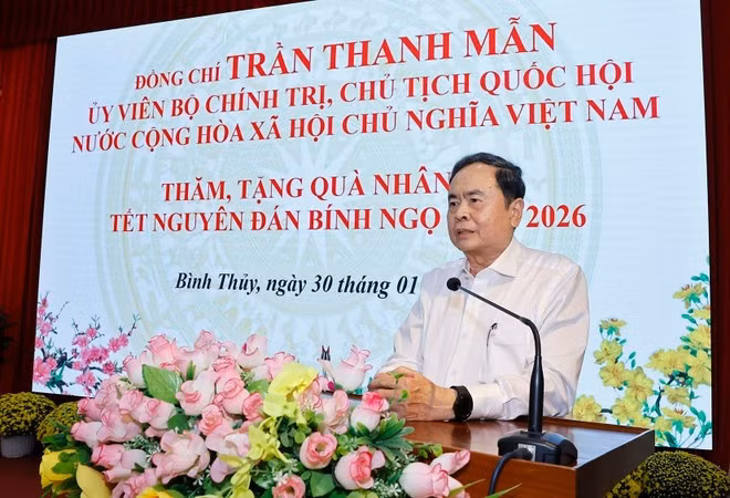 El presidente de la Asamblea Nacional, Tran Thanh Man, habla en el encuentro. (Foto: VNA)