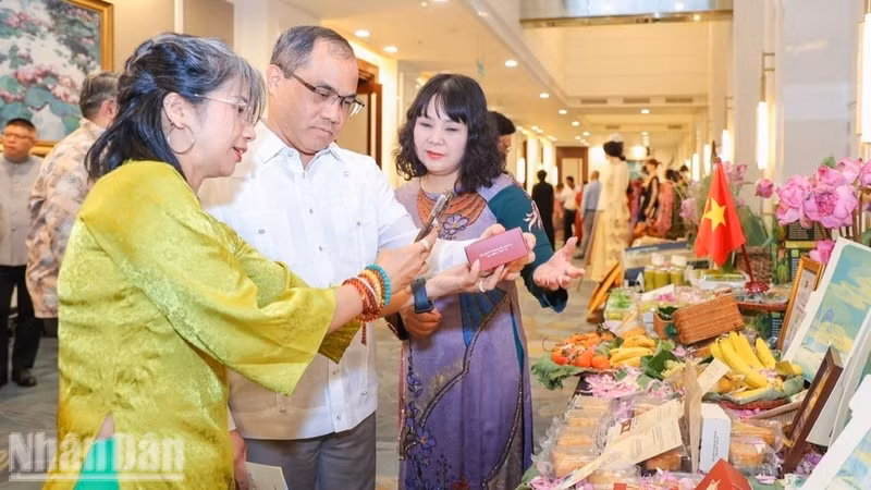 La zona de exposición de productos vietnamitas.