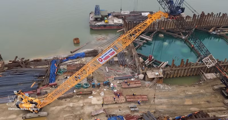 Hanói acelera siete proyectos de puentes sobre el río Rojo (Foto: VNA)