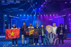 El equipo Fancy United Esports, en representación de Vietnam, en el evento APAC Predator League 2026. (Foto: VNA)