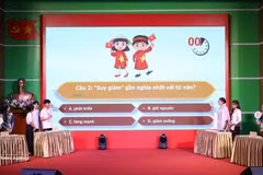 En la final del Concurso Nacional de Oratoria en Vietnamita para Extranjeros 2026. (Foto: VNA)