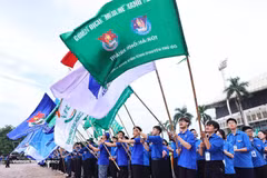 La Unión de Jóvenes y la Asociación de Estudiantes de Hanói celebran la ceremonia de inicio de la campaña de voluntariado Verano Verde 2026. (Foto: VNA)