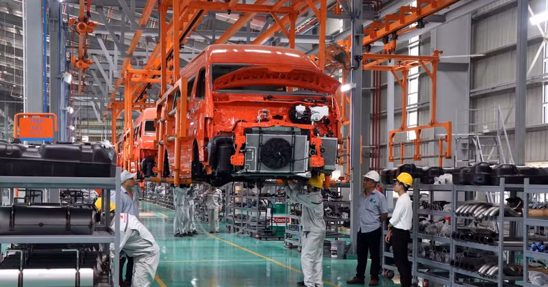 Una planta de fabricación y ensamblaje de automóviles de la empresa Kim Long Motor Hue en la zona económica de Chan May-Lang Co, en la provincia central de Thua Thien-Hue. (Foto: VNA)