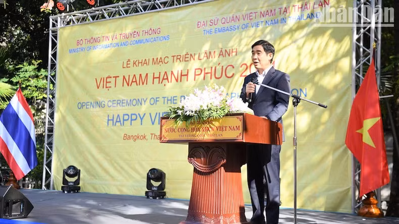 El embajador vietnamita en Tailandia, Pham Viet Hung, habla en la cita. El embajador vietnamita en Tailandia, Pham Viet Hung, habla en la cita.
