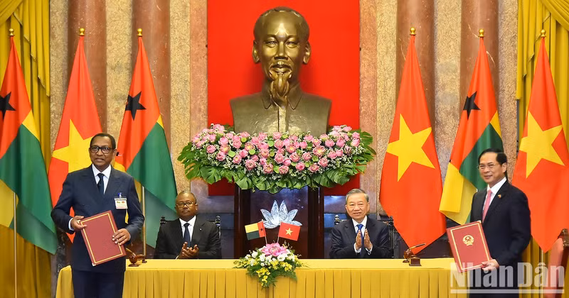 [Foto] Acto de firma de acuerdos de cooperación entre Vietnam y Guinea-Bissau