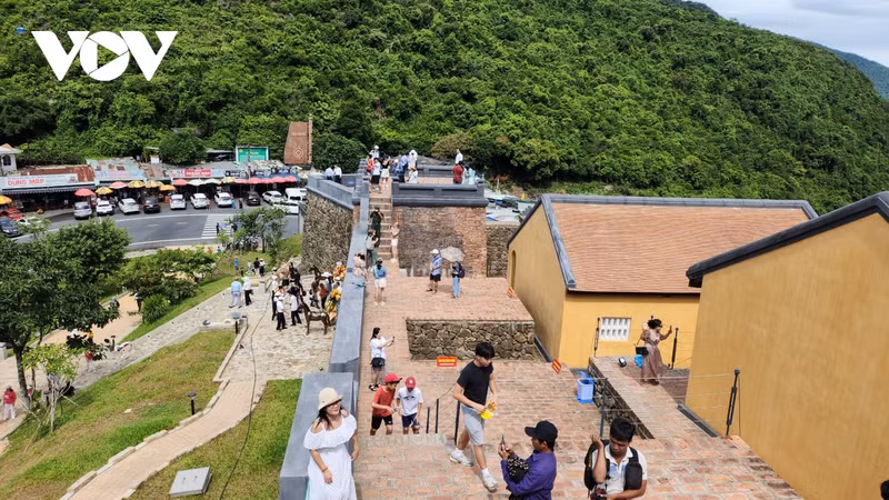 Después de dos años de restauración, la Puerta de Hai Van abrió sus puertas a los visitantes el 1 de agosto de 2024.