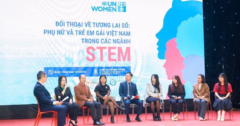 Dialogan sobre el futuro digital de mujeres en Vietnam 