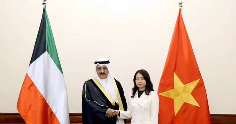 La viceministra de Relaciones Exteriores de Vietnam, Nguyen Minh Hang, y el ministro adjunto de Asuntos Exteriores para Asuntos de Asia, Sameeh Essa Johar Hayat. (Fuente: VNA)