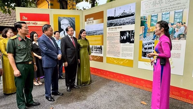 Inauguran exposición sobre testamento del Presidente Ho Chi Minh