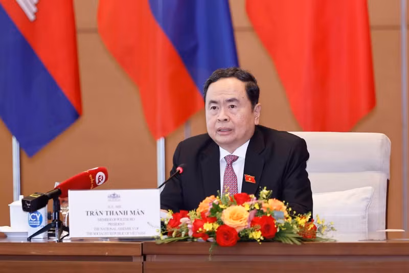 El presidente de la Asamblea Nacional de Vietnam, Tran Thanh Man, habla en el evento. (Fuente:VNA)